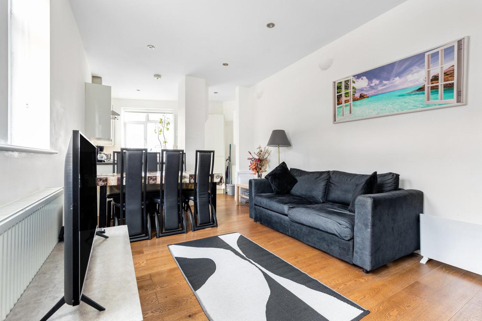 Spacious 2 Bed 2 Bath With Free Parking For 2 Cars And Underground Station Zone 2 For Quick Access To Up To 10 Guests Apartamento Londres