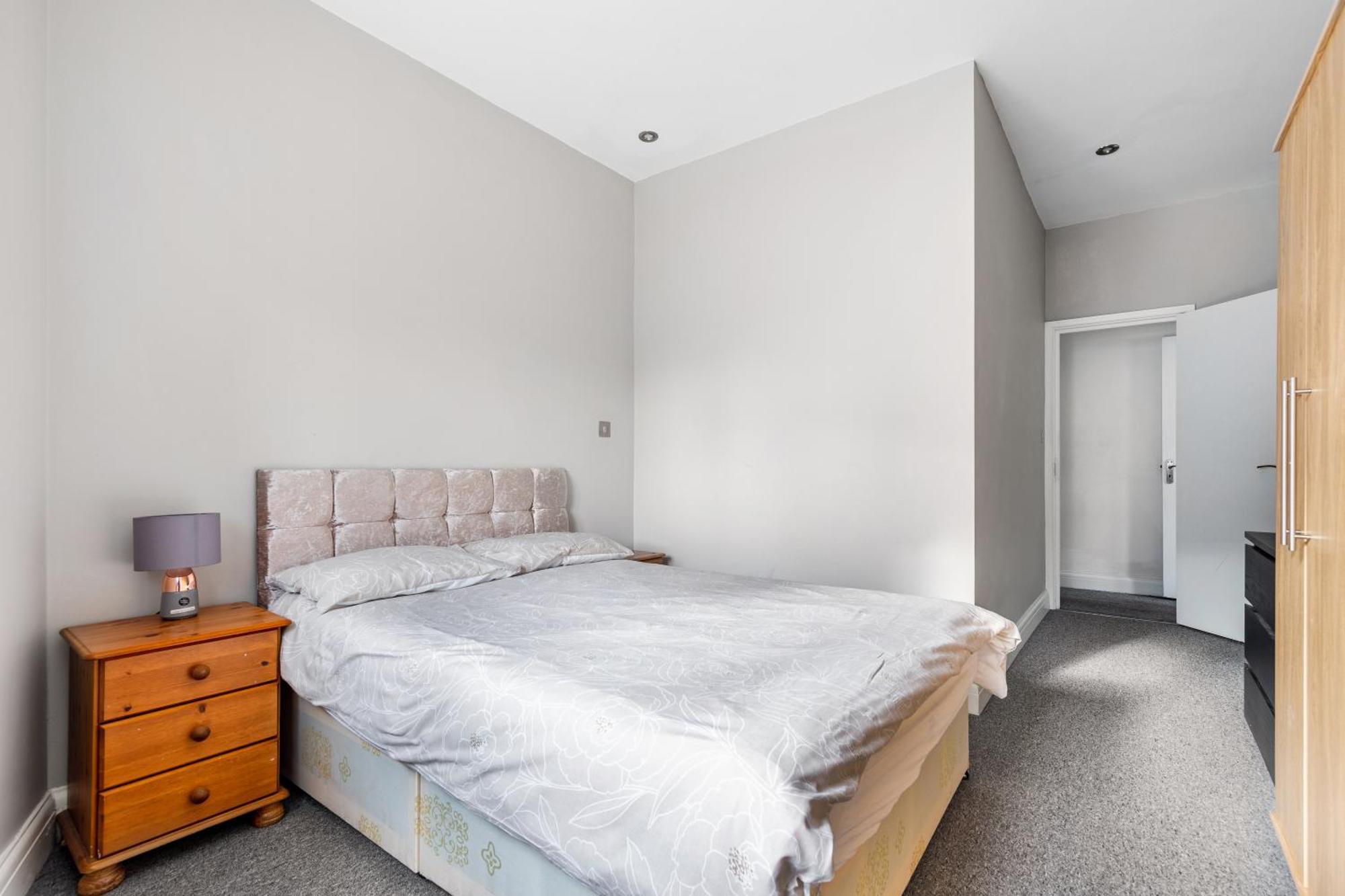 Apartamento Spacious 2 Bed 2 Bath With Free Parking For 2 Cars And Underground Station Zone 2 For Quick Access To Up To 10 Guests